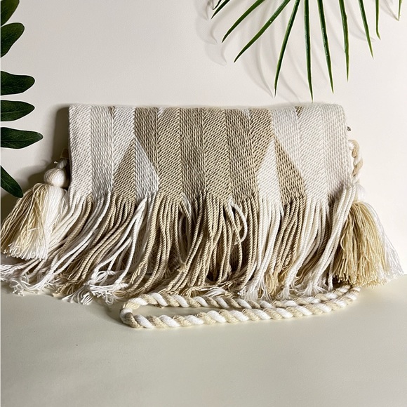 Classic Tan & White Bohemian Handwoven Shoulder Bag - Hippie Chic Fringe Bag - Picture 1 of 14